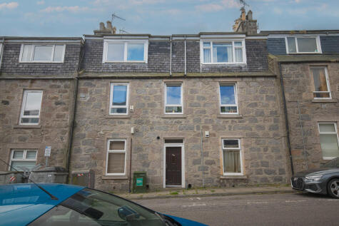 Bank Street, Attic Floor Right, Aberdeen
