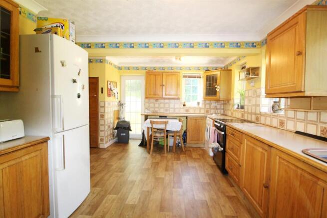 Kitchen e.jpg