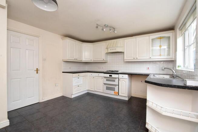 Kitchen/ Dining Room