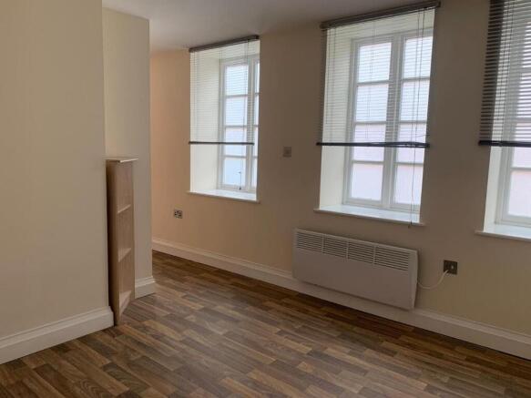 1 bed Apartment to rent Image 5