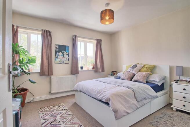 Bedroom 1.jpg