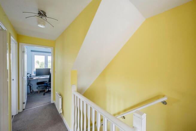3 bed Semi-Detached for sale Image 12
