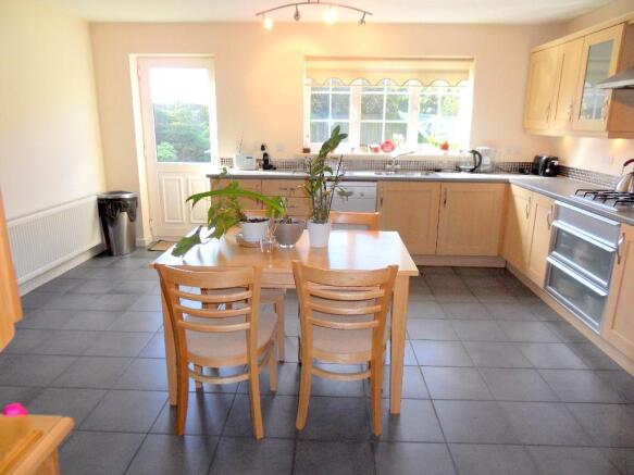 KITCHEN/DINER