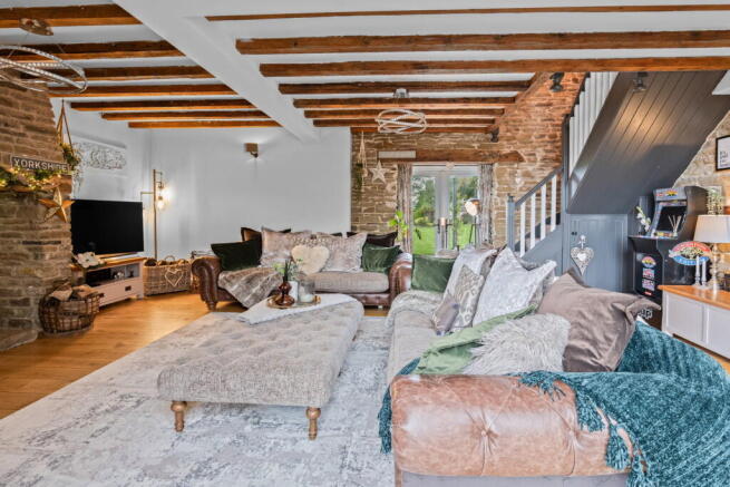 4 bed Barn Conversion for sale Image 11