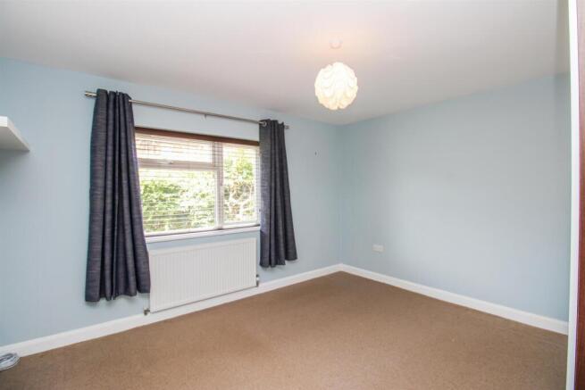 5 bed Detached for sale Image 11