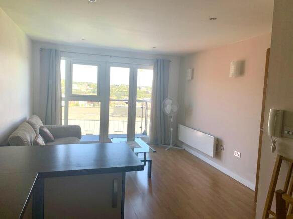 1 bed Apartment to rent Image 6