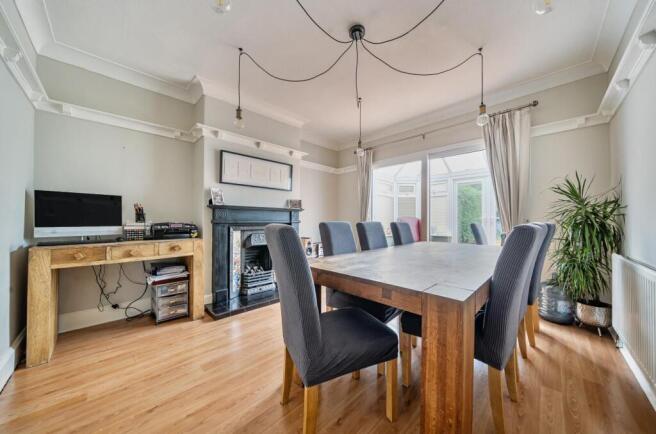 4 bed Semi-Detached for sale Image 8