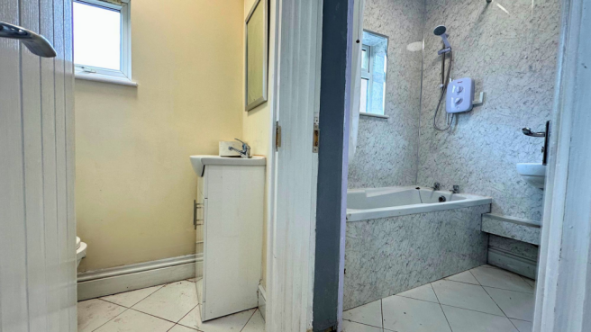 W/C & Bathroom
