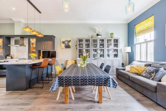 Open Plan Kitchen & Dining