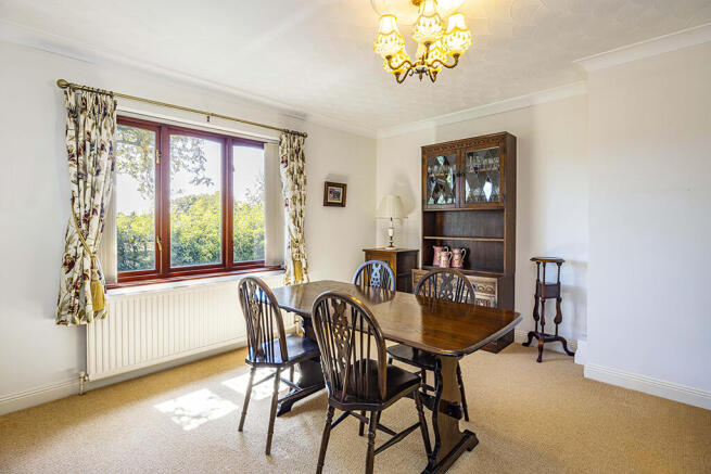 18 Cropwell Road, Radcliffe On Trent, Nottinghamshire NG12 2FS photo 4