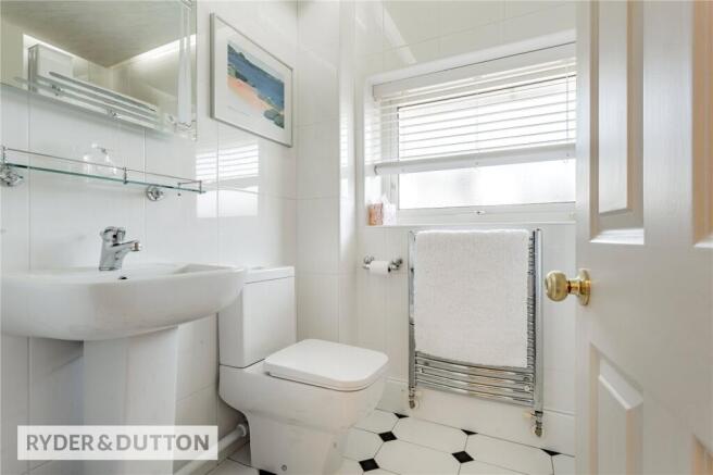 5 bed Detached for sale Image 10