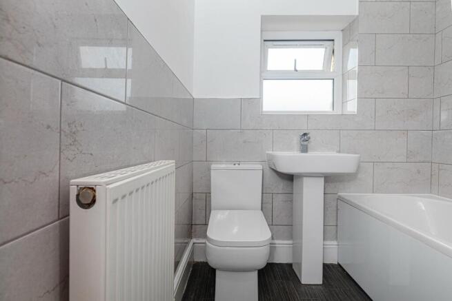 4 bed Terraced to rent Image 12