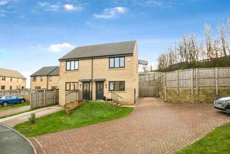 Shears Drive, Brighouse, HD6