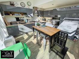 91, Denby Way, Cradley Heath B64 5RF
