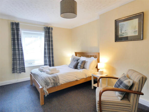 3 bed Terraced for sale Image 6