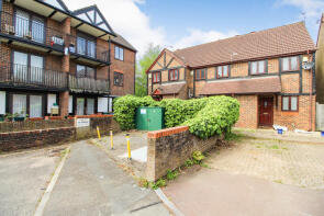 24, Robina Close, Northwood HA6 1PS