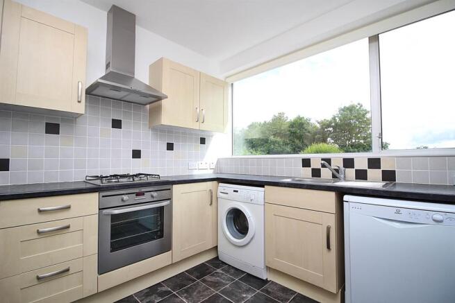 Kitchen2.JPG
