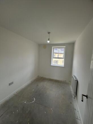 4 bed Semi-Detached to rent Image 5