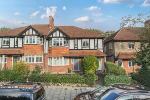 35, Woodleigh Gardens, London SW16 2SX