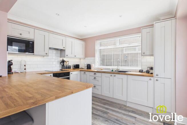 3 bed Semi-Detached for sale Image 10