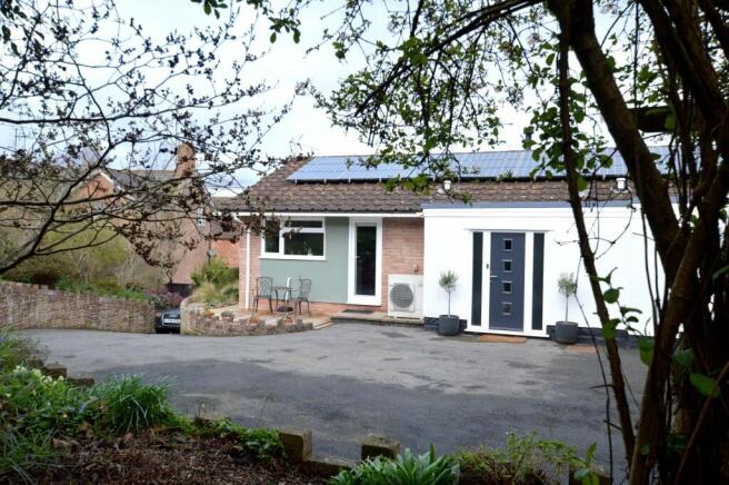 Entrance & Driveway