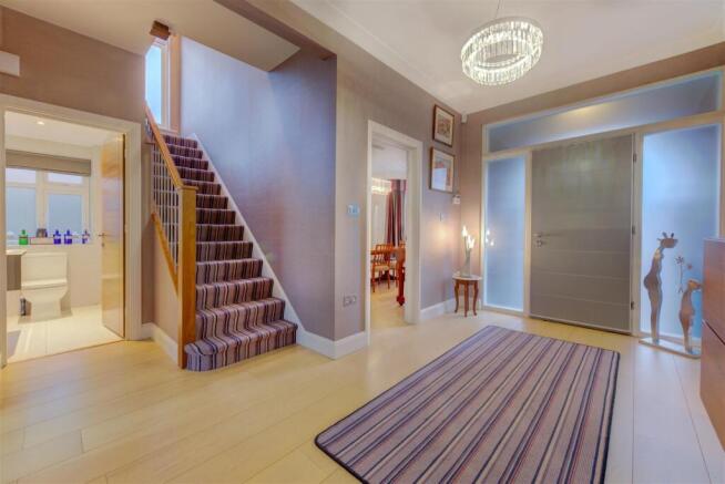 D0422 20 bancroft ave hall1.jpg