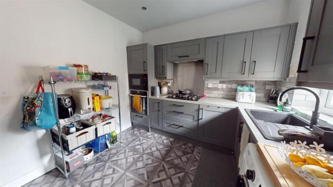 3 bed Terraced for sale Image 5