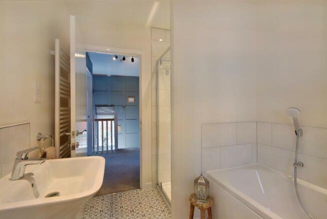 8545078-interior17-800.JPG