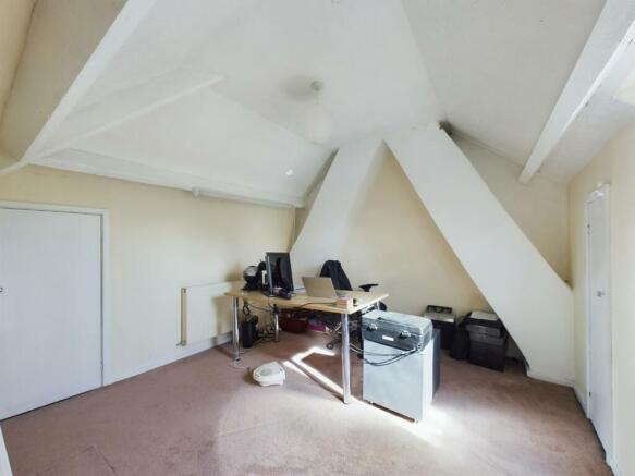 CAM01268G0-PR0119-STILL012.jpg