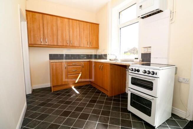 2 bed House to rent Image 12