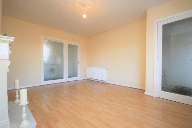 Living Room (3)