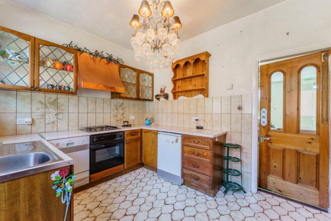 3 bed Terraced for sale Image 9