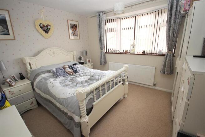 bedroom 2 .jpg