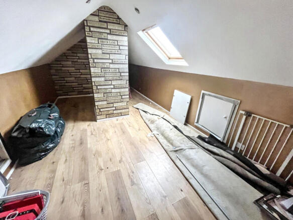 3 bed Terraced for sale Image 10