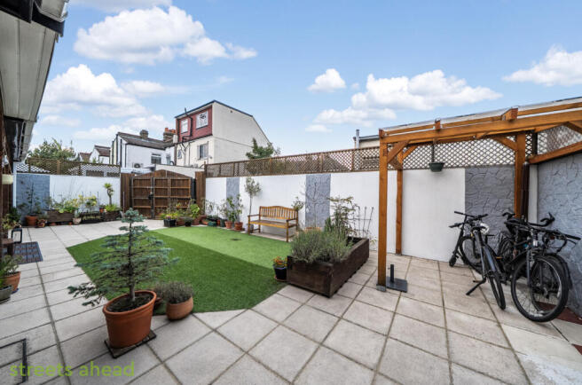 212db1b3-6e12-458...