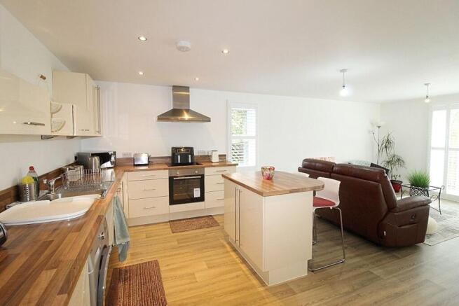 2 bed Apartment for sale Image 8