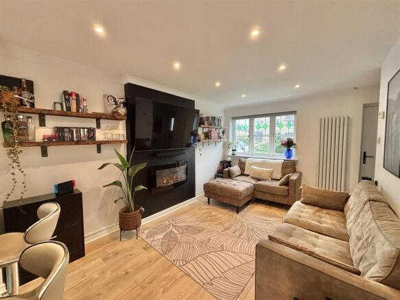 Crowden Drive, Hadfield, Glossop photo 2