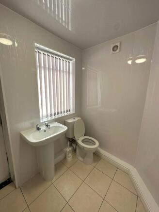 3 bed House to rent Image 7