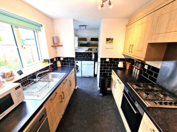 Photo 11
