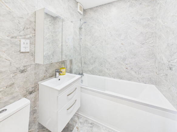 2 bed Flat for sale Image 7