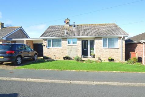 Quiet Cul-de-sac * Lake