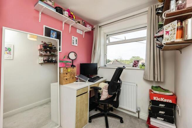 3 bed Semi-Detached for sale Image 12