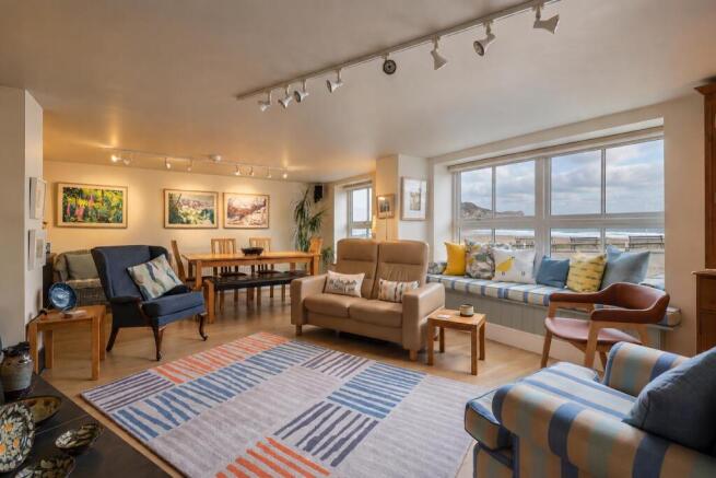 Sitting/Dining Room