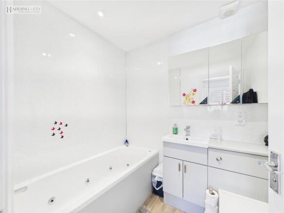 Bathroom.jpg