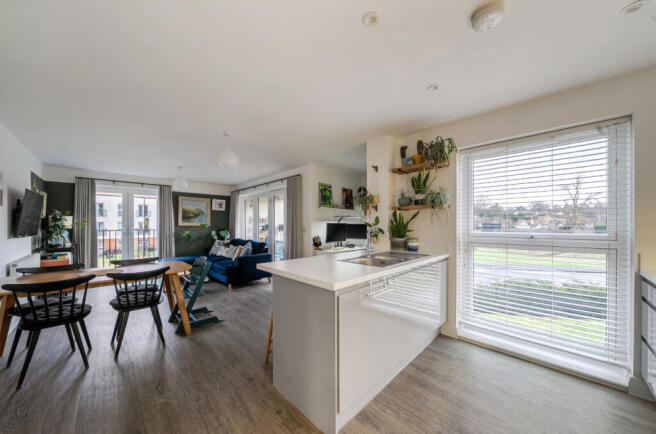 1389036-20-69495b...