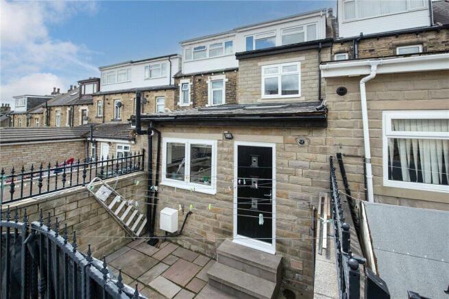 3 bed Terraced for sale Image 9