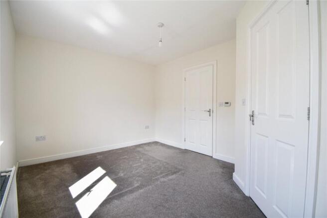 3 bed Semi-Detached to rent Image 8