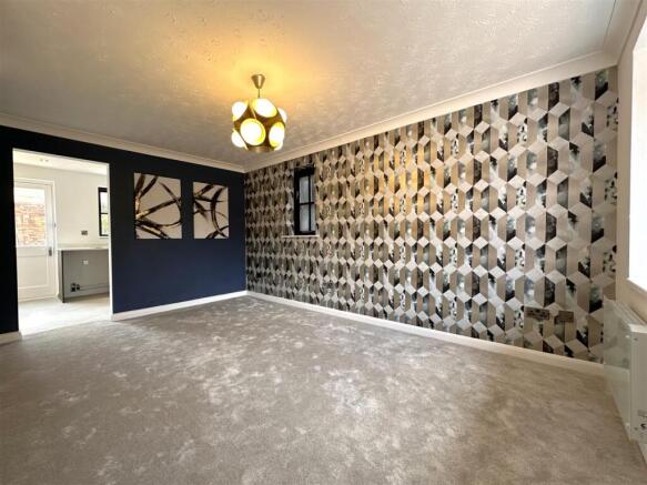 Attractive Modern Living Room 910