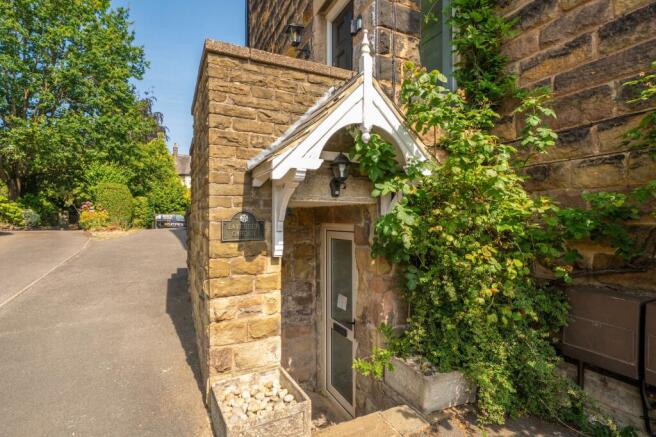 2 bed Flat for sale Image 10