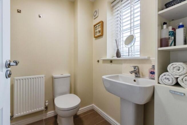 4 bed Detached for sale Image 6